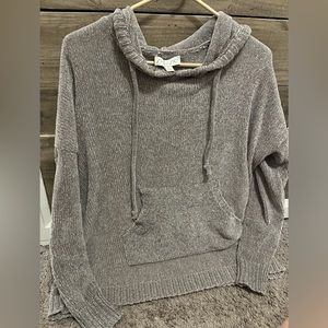 Never worn knitted hoodie from local boutique “Blend boutique”.